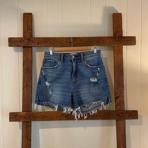 ABERCROMBIE High Rise 4” Curve Love Shorts- 28/6